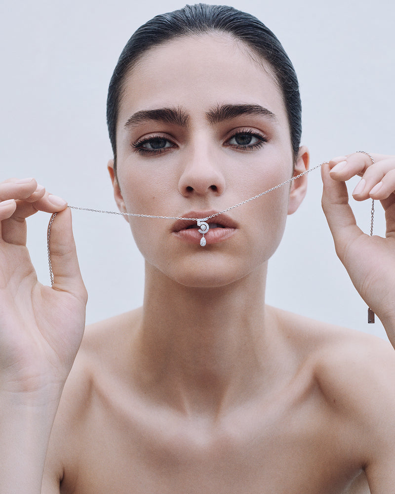 CHANEL, COLLECTION N°5
Photographer: Drew Vickers